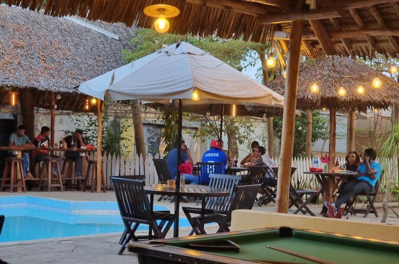 Ostello Tulia House Backpackers Mombasa Esterno foto