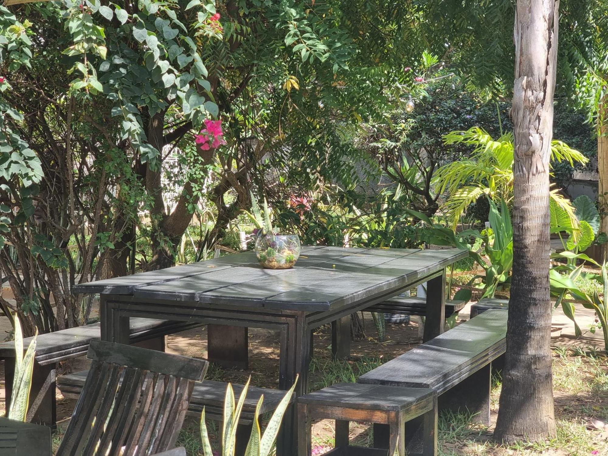 Ostello Tulia House Backpackers Mombasa Esterno foto