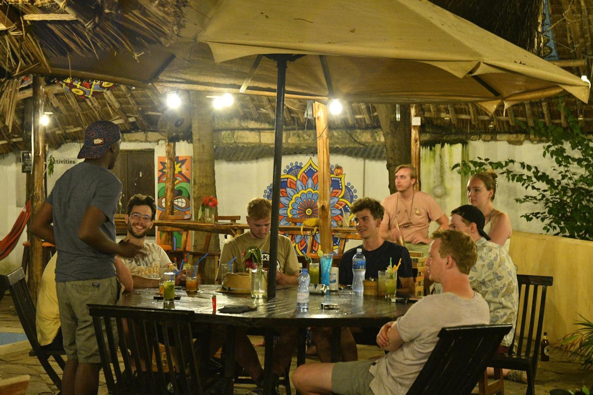 Ostello Tulia House Backpackers Mombasa Esterno foto