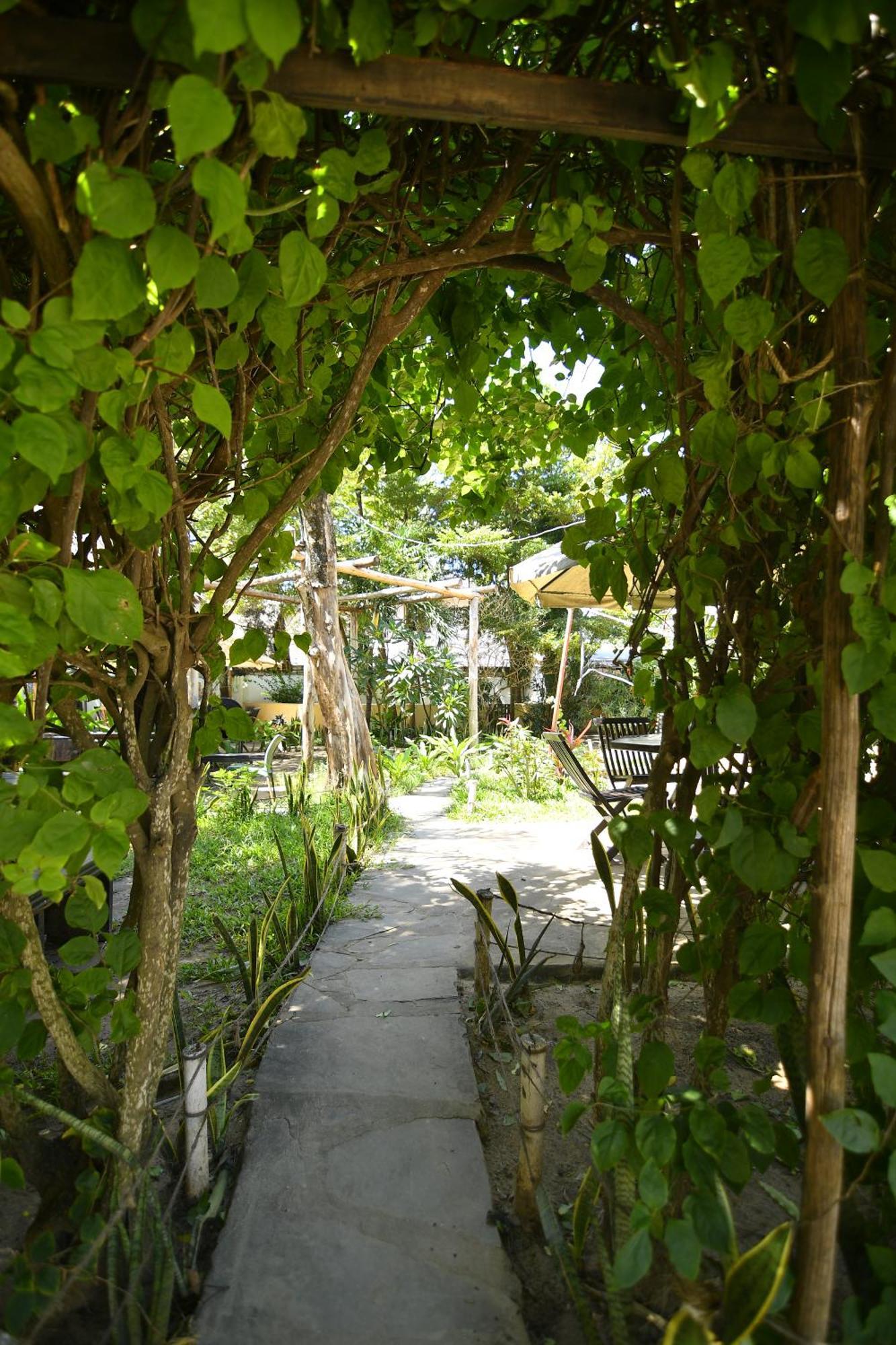 Ostello Tulia House Backpackers Mombasa Esterno foto