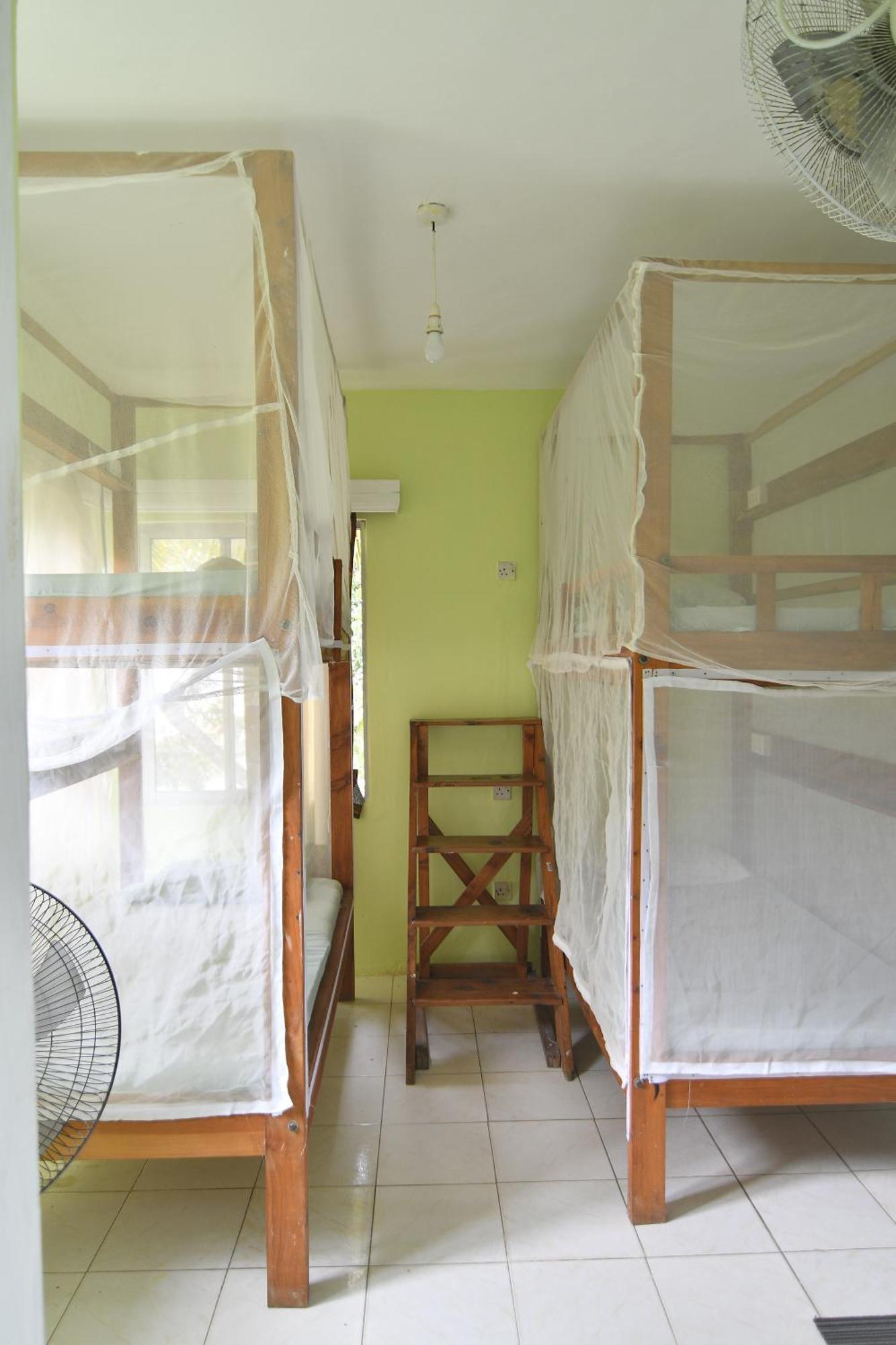 Ostello Tulia House Backpackers Mombasa Esterno foto