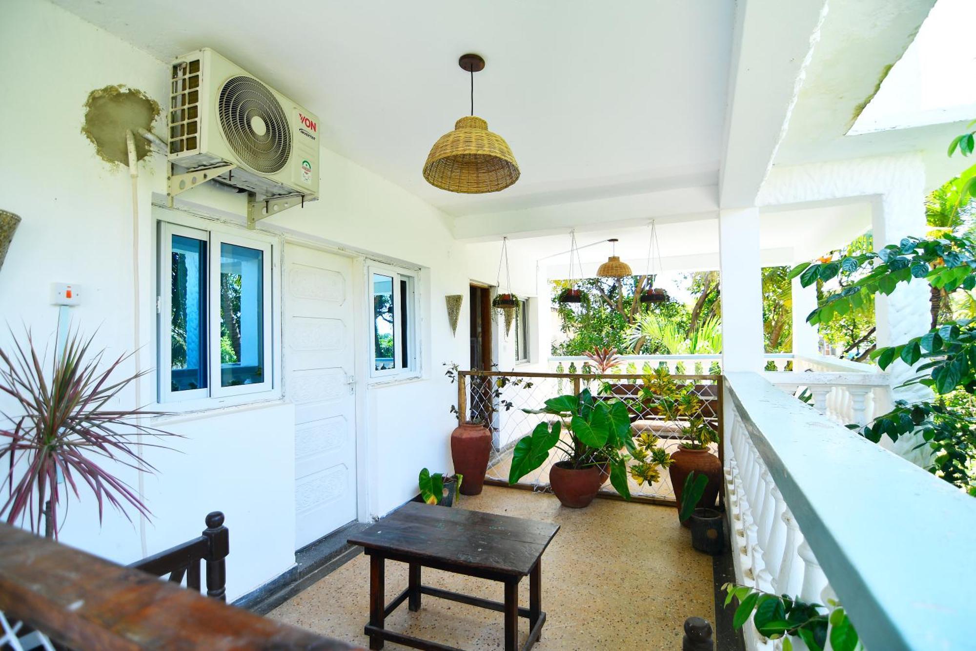 Ostello Tulia House Backpackers Mombasa Esterno foto